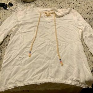 Men’s linen shirt for that perfect beach picture